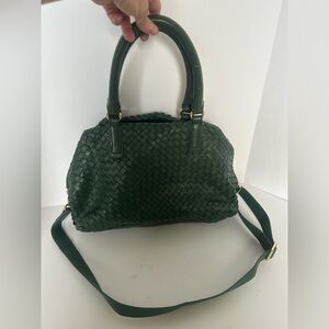 Elegant Green Woven Shoulder Bag